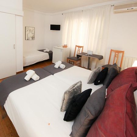 Petit Hotel บาร์เซโลนา ภายนอก รูปภาพ