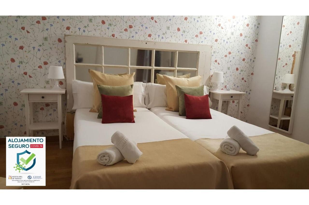 Petit Hotel บาร์เซโลนา ภายนอก รูปภาพ
