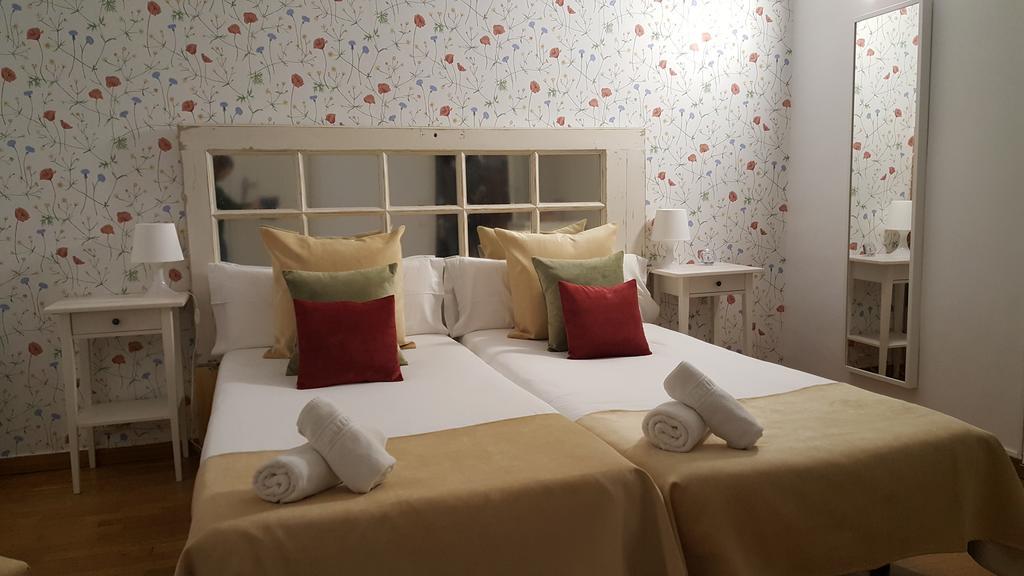 Petit Hotel บาร์เซโลนา ภายนอก รูปภาพ