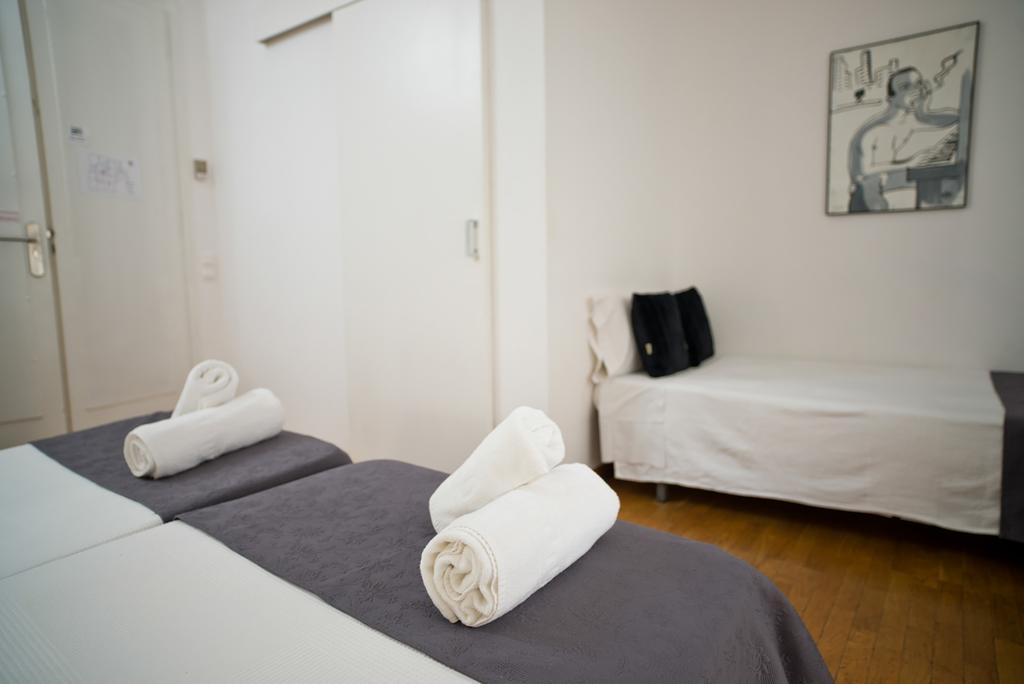 Petit Hotel บาร์เซโลนา ภายนอก รูปภาพ
