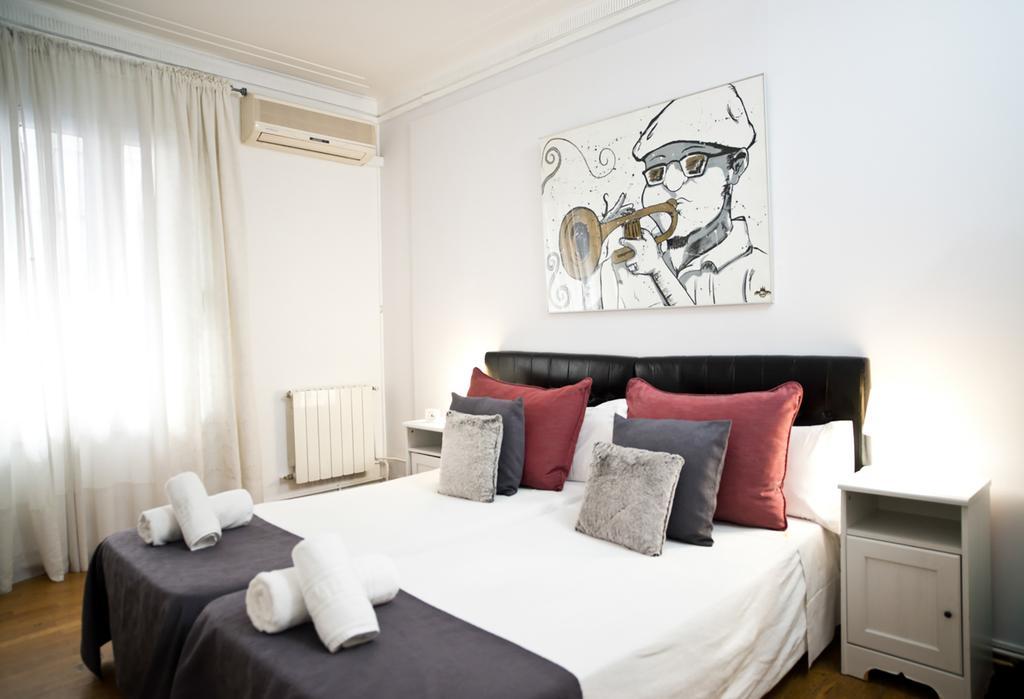 Petit Hotel บาร์เซโลนา ภายนอก รูปภาพ
