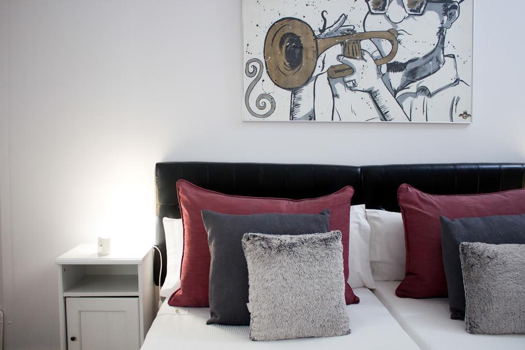 Petit Hotel บาร์เซโลนา ภายนอก รูปภาพ