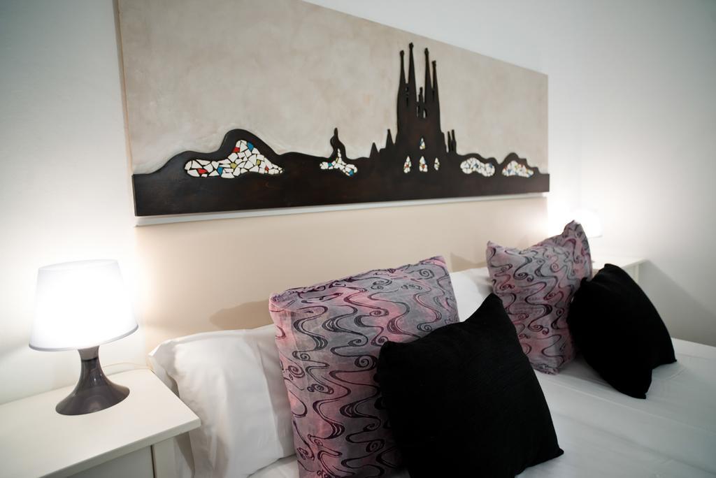 Petit Hotel บาร์เซโลนา ภายนอก รูปภาพ